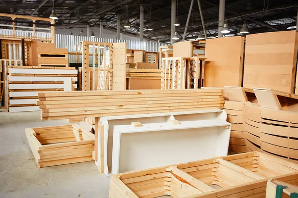 Fabryki. Produkcji mebli w przedsiębiorstwie do drewna. Produkcji przetwórstwa drewna. — Zdjęcie stockowe