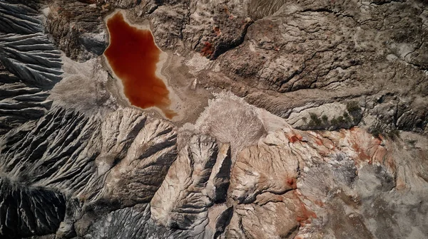 Fantastyczne ziemi z red river w widok z lotu ptaka. Fantastyczny widok. Marsjanin krajobraz. — Zdjęcie stockowe