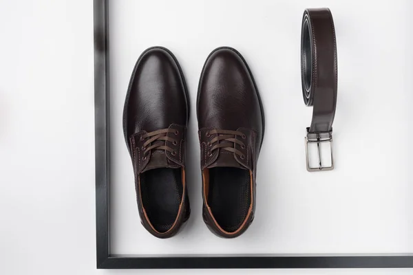 Sapatos masculinos. Moda masculina sapatos de couro flat lay — Fotografia de Stock