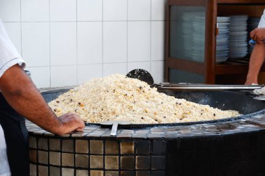 Geleneksel plov Taşkent üzerinden. Ozbekistan ülkesindeki Ulusal Gıda.