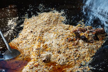 Geleneksel plov Taşkent üzerinden. Ozbekistan ülkesindeki Ulusal Gıda.