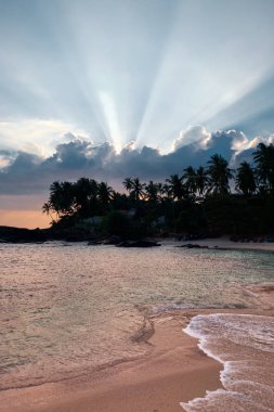 Akşam Deniz Manzarası ve Güzel Bir Bulut