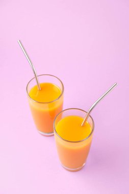 Metalik Çelik Borulu İki Portakal Suyu Bardağı