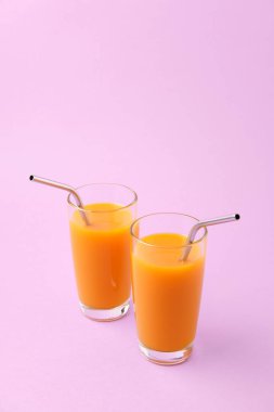 Metalik Çelik Borulu İki Portakal Suyu Bardağı