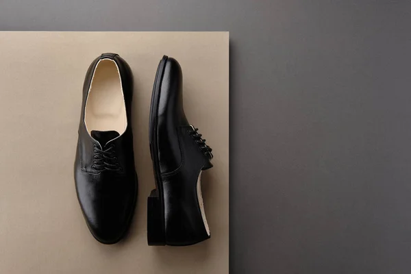 Erkek ayakkabıları. Derbi. Erkek moda deri ayakkabıları. — Stok fotoğraf