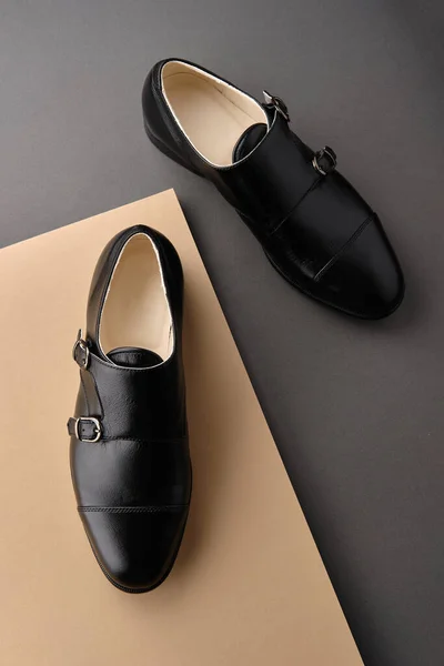 Sapatos clássicos masculinos. Sapatos de monge preto elegante — Fotografia de Stock