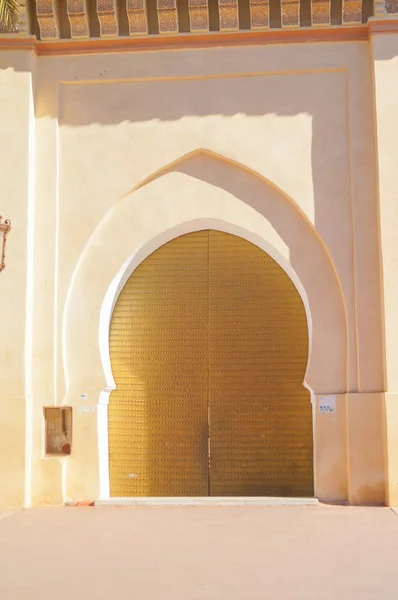 İslam tasarım cami kapı arka plan tebrik için