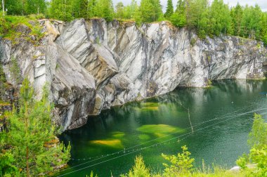 Karelya Cumhuriyeti Ruskeala parkta Mermer Ocağı