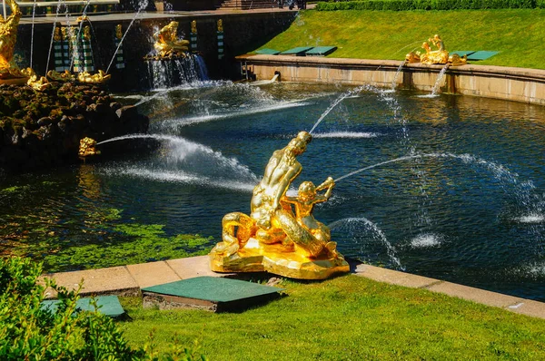 Petergof Russia July 2017 Fountain Pertergof Peterhof Known Petrodvorets 1944 — Stock Photo, Image