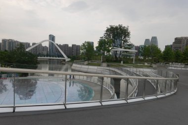Bir tasarım ve doğa başyapıtı: The Jiaozi Pedestrian Köprüsü, Bu fotoğraf 8 Temmuz 2025 'te, Chengdu, Çin' de çekildi.