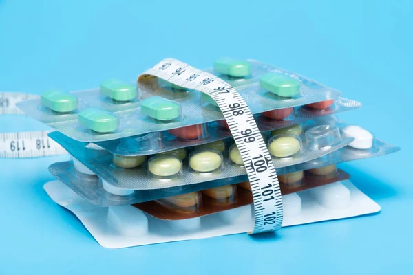 Tape Measure Pills White Table — Stock Photo, Image