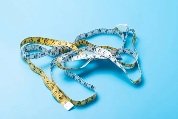 Sarı beyaz terzi mezura ölçümleri ve ölçü almak