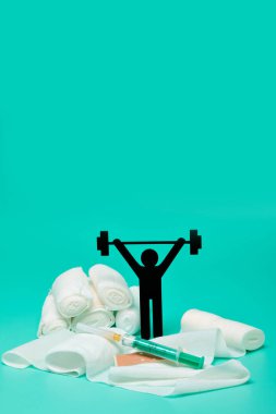 Ağırlık kaldırma piktogram, sıva ve bandaj makas ve beyaz zemin üzerine şırınga ile
