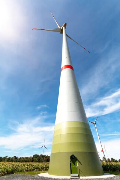 Большая ветряная турбина — стоковое фото