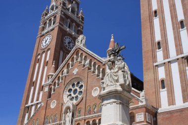 Dom Meydanı ve Kutsal Üçlü sütun Szeged - Macaristan.