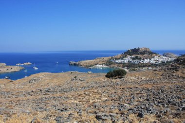 Görünüm Köyü, Körfezi ve Akropolis Lindos (Rhodes, Yunanistan)
