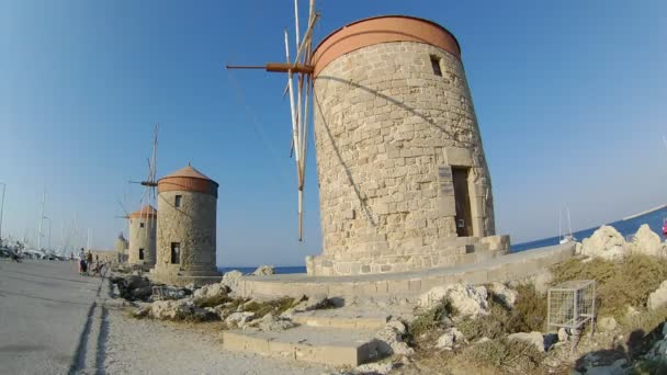 Den Historiska Mandraki Väderkvarnar Rhodos Stad Medelhavet Rhodos — Stockvideo