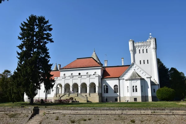 Becej Sérvia Setembro 2018 Castelo Fantástico Becej Antigo Castelo Família — Fotografia de Stock