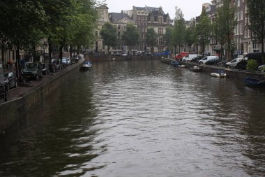  Amsterdam manzaralı, Hollanda yağmurlu bir günde