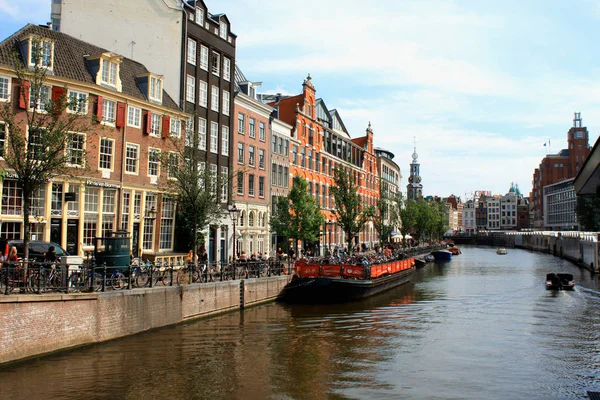 Amsterdam Holandia Sierpień 2018 Widok Amsterdamu Holandia Rzeki Amstel Obrazy — Zdjęcie stockowe