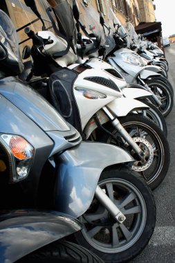 Scooter İtalyan Milano - resmi otopark