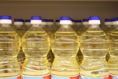 bitkisel yağ şişeleri desen fabrika depo mağaza - görüntü