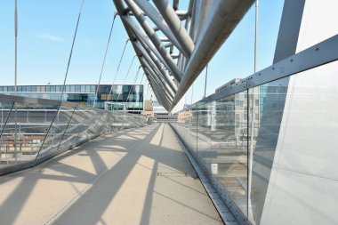 Oslo, Norveç'te Akrobaten yaya köprüsü -