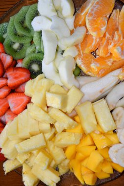 Kesilmiş meyve seti - tabak