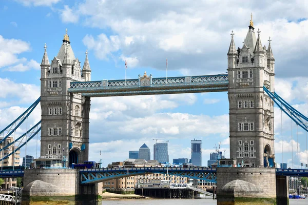 Tower Bridge em Londres, Grã-Bretanha — Fotografia de Stock