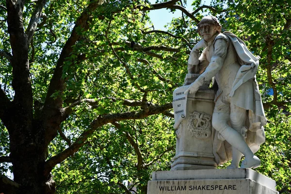 Alta gamma dinamica HDR Statua di William Shakespeare costruito in 18 — Foto Stock