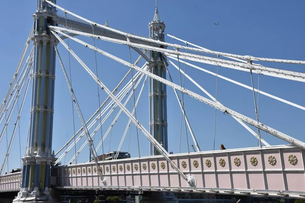 Albert Köprüsü Thames Nehri Nin Üzerindeki Yol Köprüsü Chelsea Londra — Stok fotoğraf