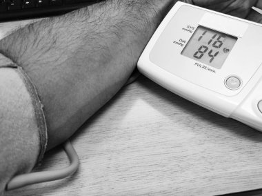 Kan basıncı cihaza göre alınıyor