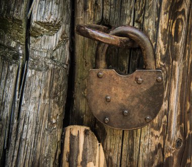 Eski Vintage metalik grunge kapı kilitlendiğinde