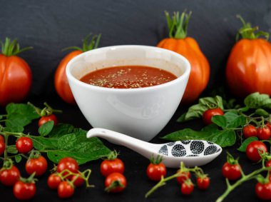 Salata veya çorba için domates, Solanum Lycopersicum.