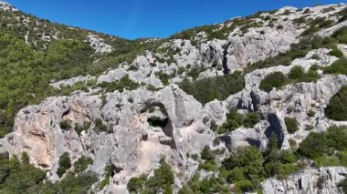 Sa Preta Istampata 'nın hava aracı görüntüleri, Sardinya, İtalya kaya kemeri
