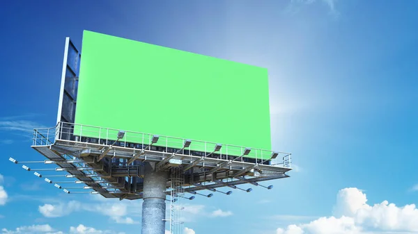 Billboard z pustym zielonym ekranem 3D Render na błękitne niebo — Zdjęcie stockowe