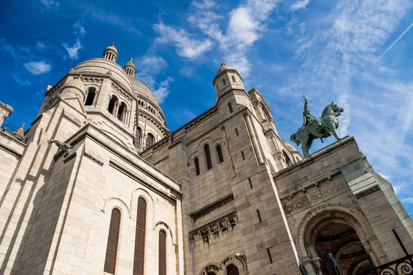 Catedral del Sacre Coeur en Montmartre Hill en París, Francia — Foto de Stock