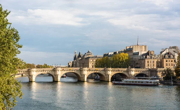 Τον ποταμό Σηκουάνα, Παρίσι, Γαλλία - ταξίδια Ευρώπης — Φωτογραφία Αρχείου