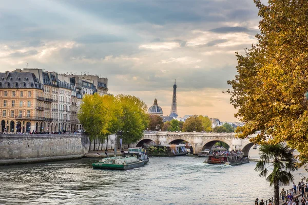 De rivier de Seine, Paris, Frankrijk - reizen Europa — Stockfoto