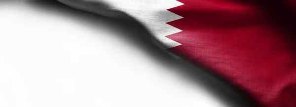 Bandeira de textura de tecido do Qatar no fundo branco - bandeira do canto superior direito — Fotografia de Stock
