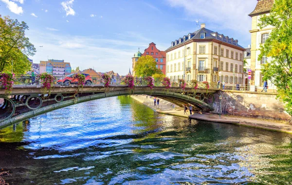 Malá Francie La Petite France, historického města Štrasburku ve východní Francii — Stock fotografie
