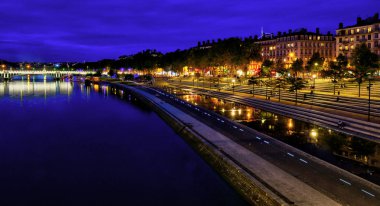 Geceleri, Fransa Lyon rhone Nehri'nin görünümü