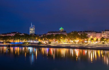 Geceleri, Fransa Lyon rhone Nehri'nin görünümü