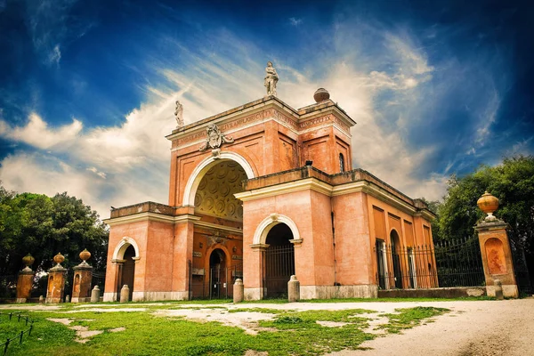 Cavallo dei Quattro Venti Arco, ingresso al parco di Villa Doria Pamphili Fotografia Stock