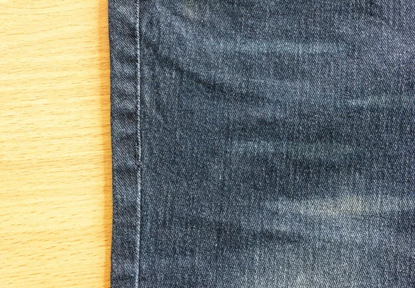 Texture Jeans Denim Vuoto Fondo Legno — Foto Stock