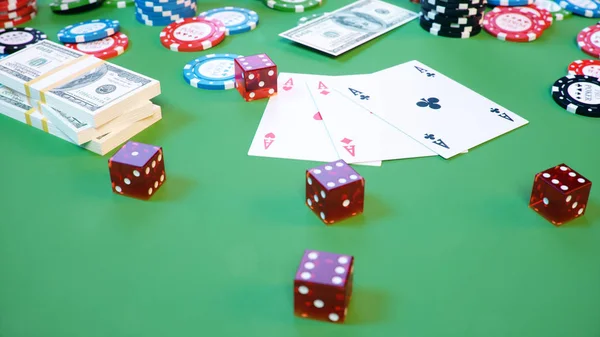 3D illustration casino game. Chips, playing cards for poker. Poker chips, red dice and money on green table. Online casino concept — Stock Photo, Image