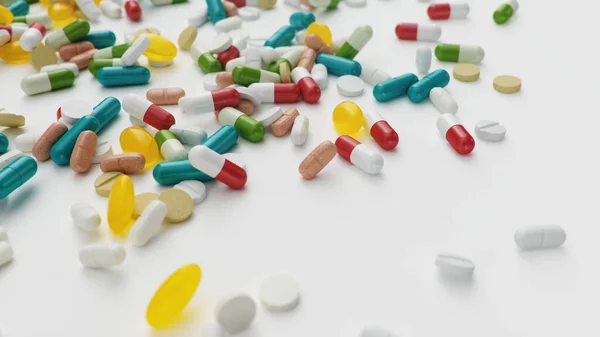 Veel verschillende gekleurde tabletten, capsules isoleren op witte achtergrond. Gezondheidszorgconcept. Antibiotica in pillen, vitaminen. Goederen uit de apotheek. Farmaceutisch bedrijf, industrie, 3D illustratie — Stockfoto