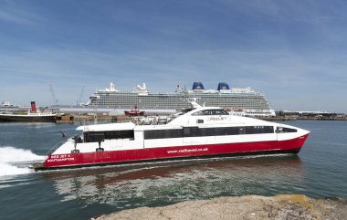 Kasaba Quay, Southampton, İngiltere, Birleşik Krallık, 2018, bir Isle of Wight hızlı feribot Southampton Dock terminalde,,