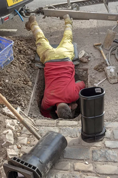 Installing New Water Meter Road Man Leaning Hole Make Installation — Φωτογραφία Αρχείου
