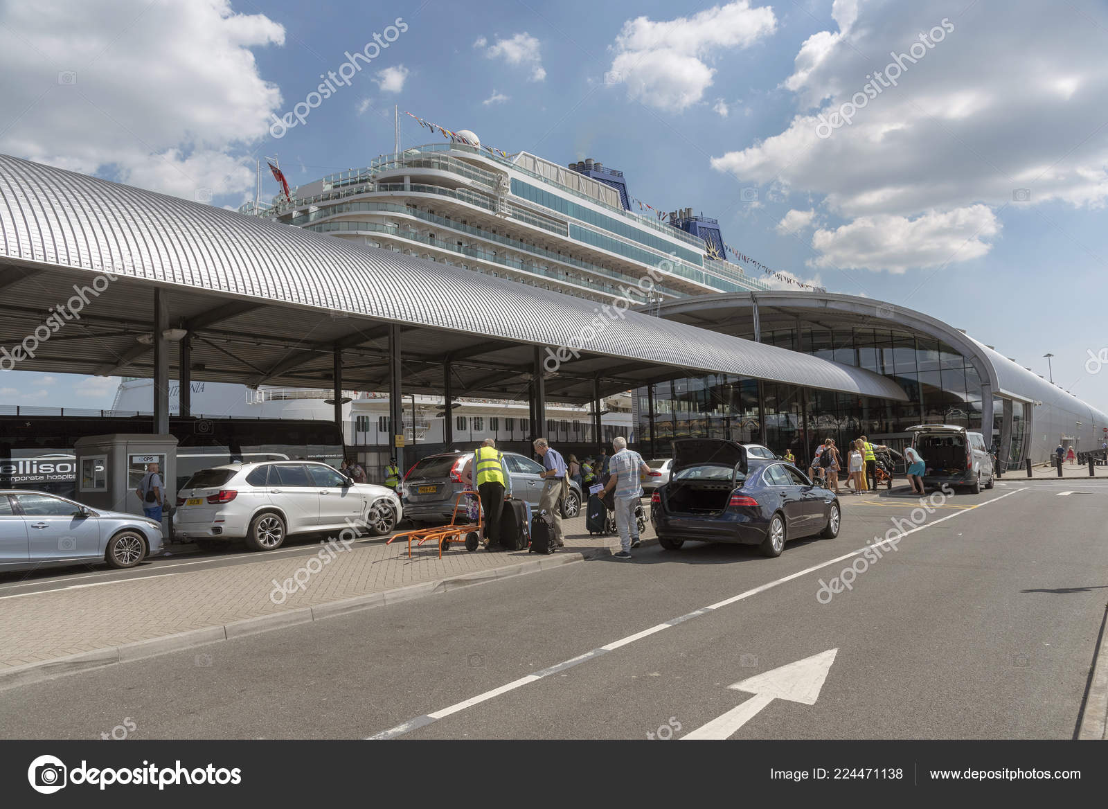Passengers Arriving Cruise Terminal Car Taxi Port Southampton